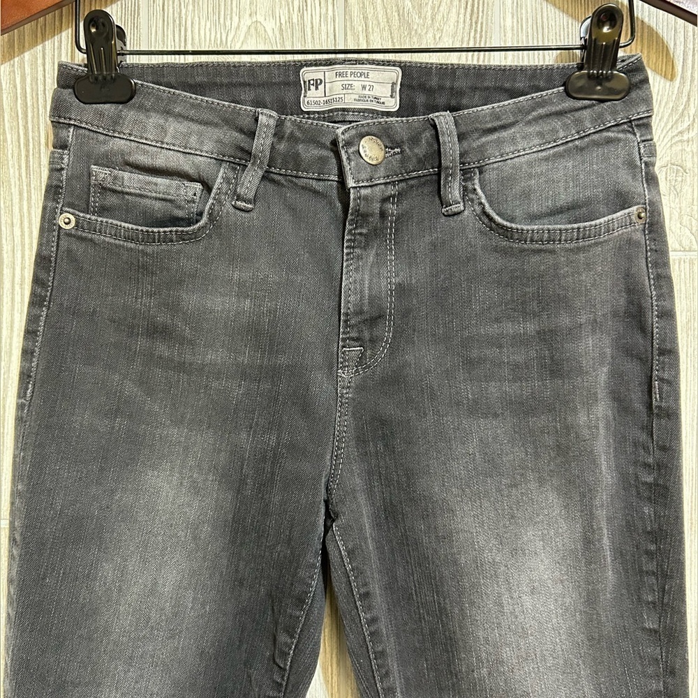 Free People Black High Waist Cropped Raw Hem Jeans Size 27 - Picture 3 of 13